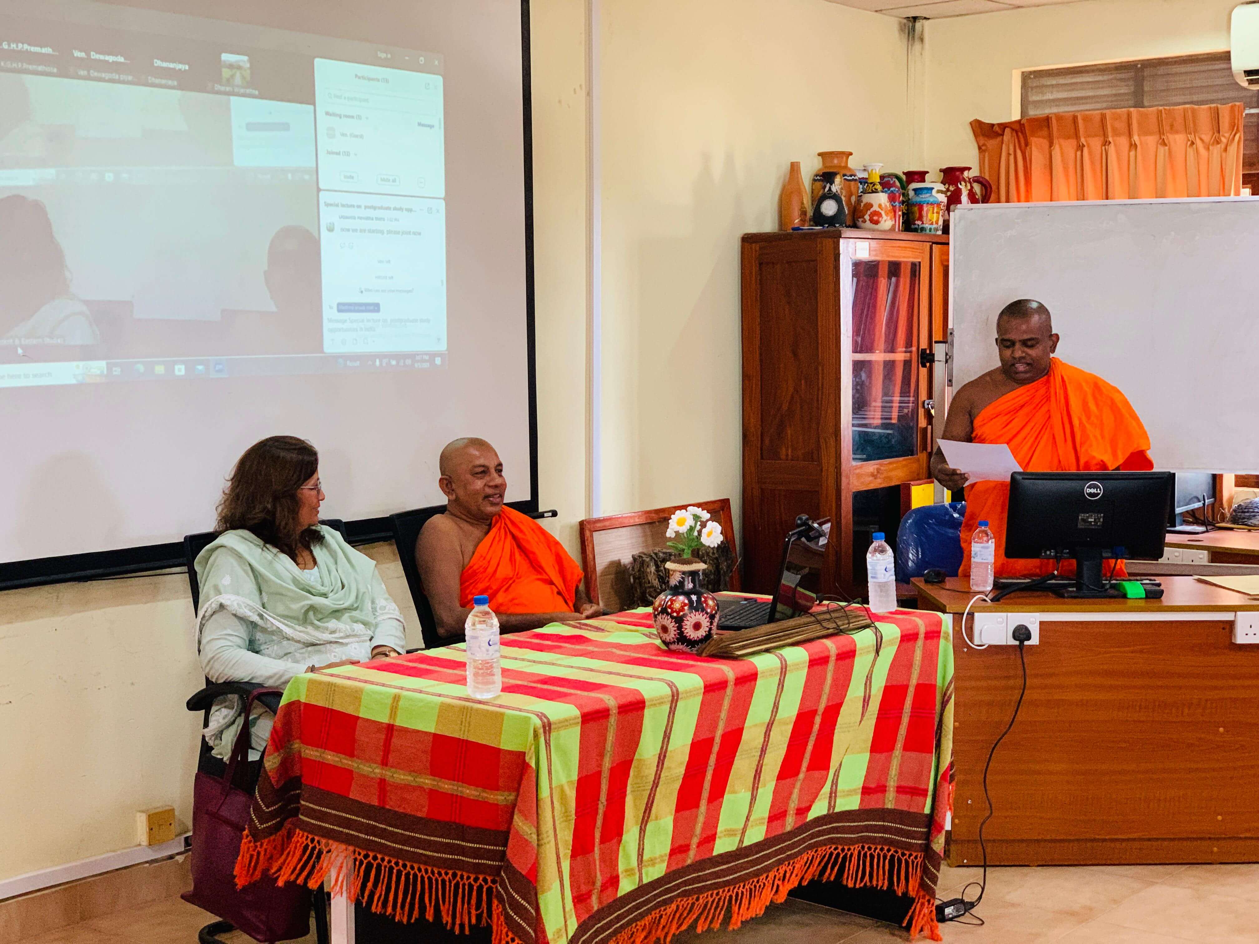 The discussion with foreign delegates